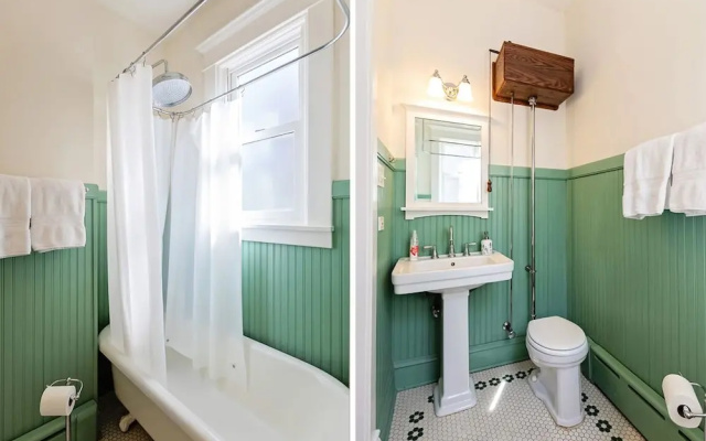 Harrison House Bed & Breakfast