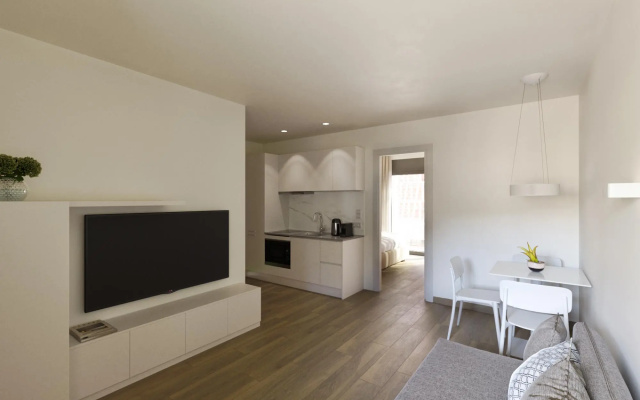 One Bedroom Apartment with Private Balcony