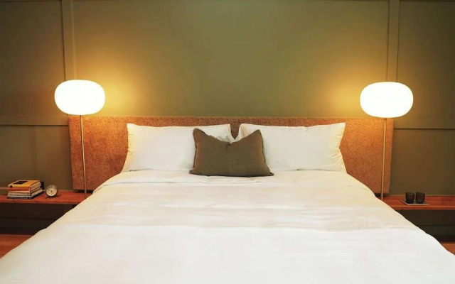 Albert Hotel