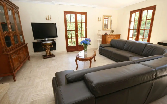 Detached Villa With Private Pool Near the Atlantic Ocean