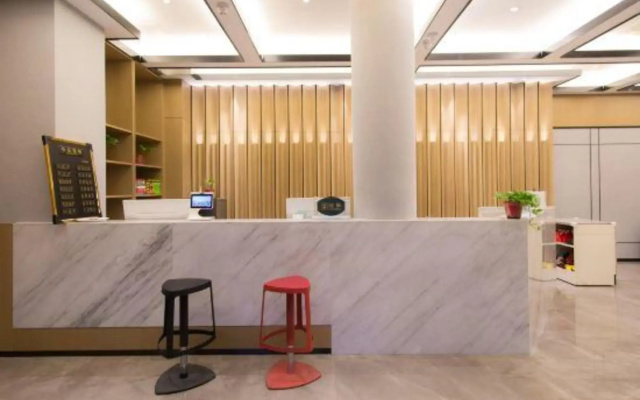 Dongfang Juyi Hotel (Zhengzhou East Railway Station Kailin IFC)