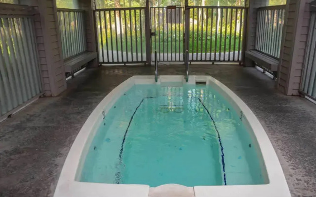 Snowcreek #630 - Near Lakes & Golf!