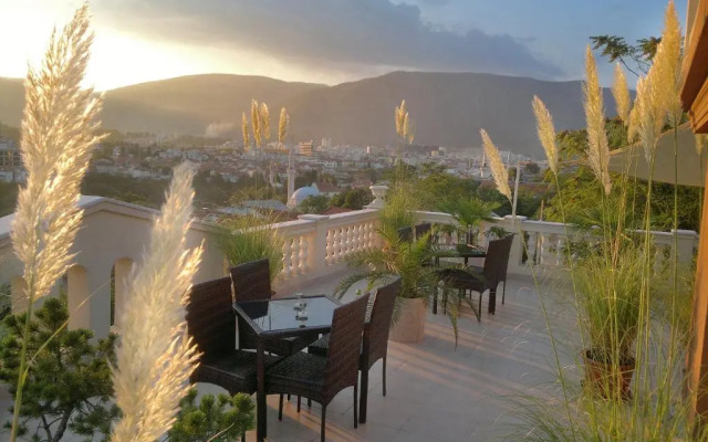 Shangri La Mansion