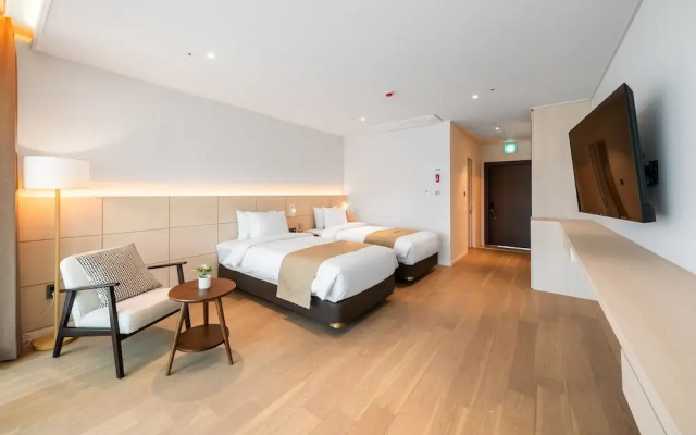 Oandf Hotel