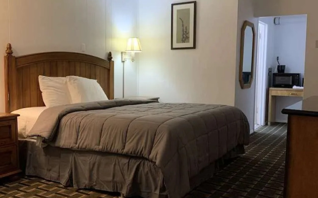Ratons Peak Inn