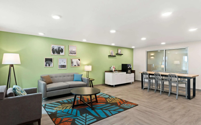 Woodspring Suites Denver Commerce City