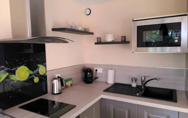 Nid douillet F2, jardin, piscine, parking, plage 200 m Palavas
