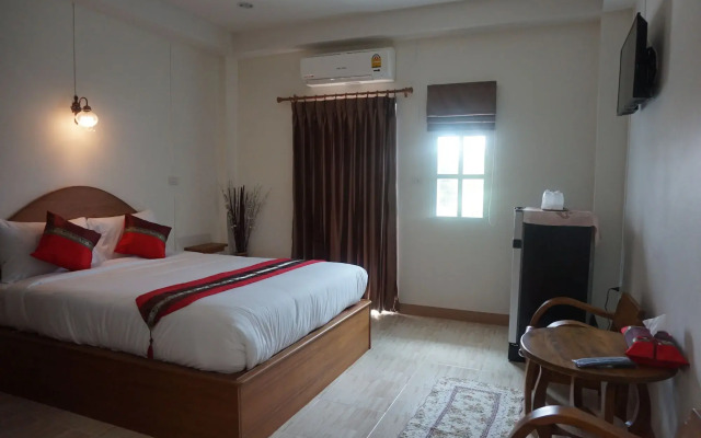 Maesot Siri Hotel