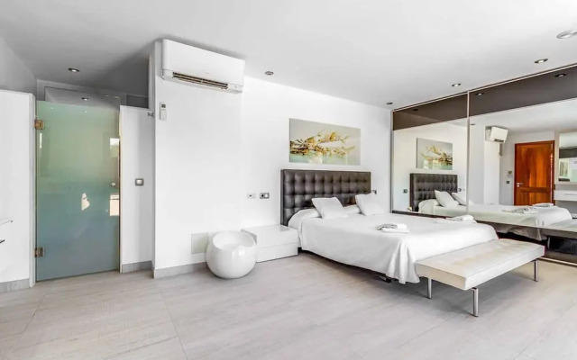 Villa - 4 Bedrooms with Pool, WiFi and Sea views - 108773