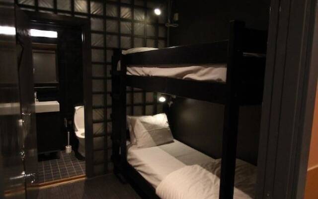Stockholm Inn Hotel вид на фасад