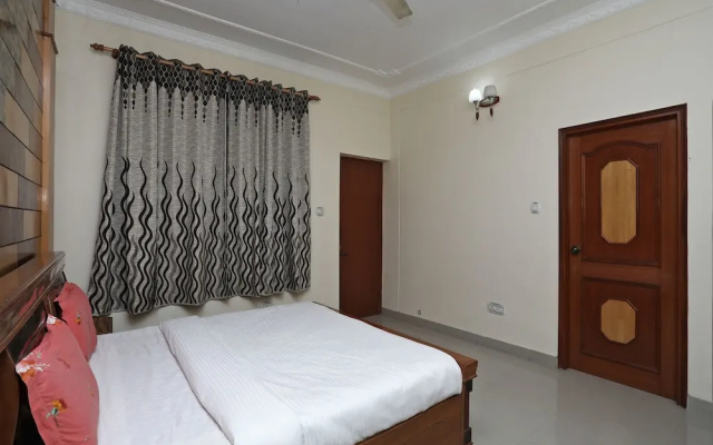 OYO 13293 Home Luxury Villa Canal Road
