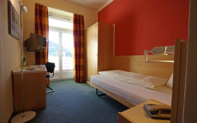 Отель Esplanade Swiss Quality Hotel Швейцария, Давос - отзывы, цены и фото номеров - забронировать отель Esplanade Swiss Quality Hotel онлайн комната для гостей