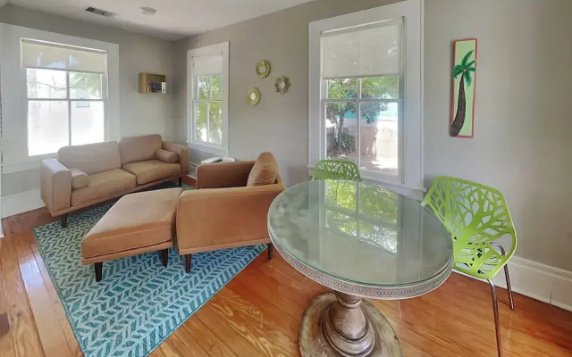 Sealy Street Duo by Ryson Vacation Rentals