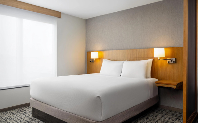 Отель Hyatt Place Canton