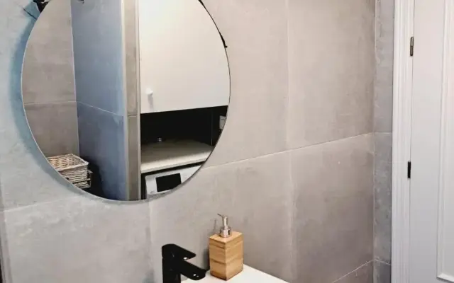 „Pod Papugami „