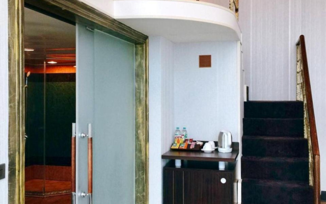 Hi-Star View Hotel