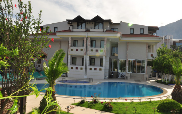 Monk Boutique Hotel вид на фасад