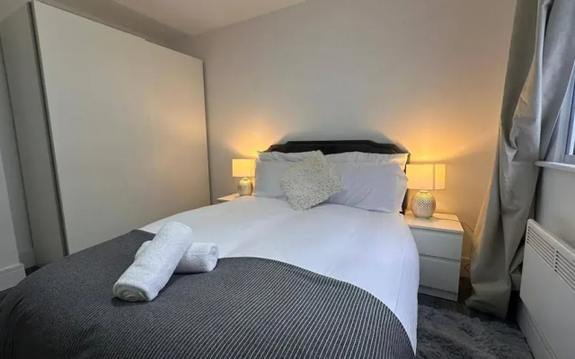 Apartment - Sleeps 6 - City Base - District Line