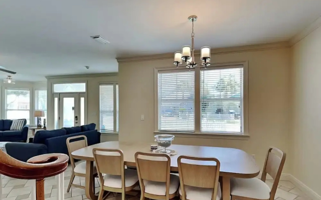 Corner Castle by Southern Vacation Rentals