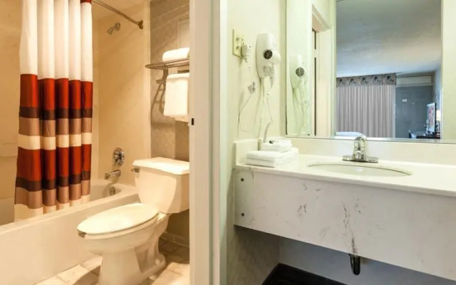 Best Western DeKalb Inn & Suites