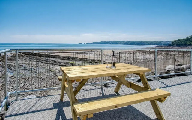 Waterfront 2 - 2 Bedroom Apartment - Wisemans Bridge