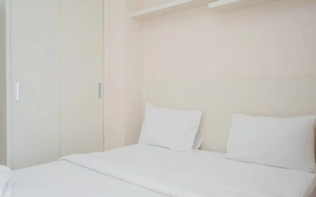 Minimalist and Relaxing Studio Apartment at Springwood Residence