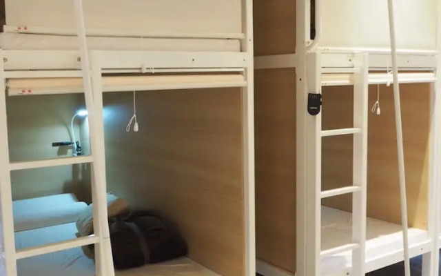 Bed and Yoga Tokyo - Hostel, Caters to Women