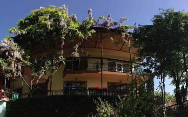 Отель Casanova Inn Армения, Дилижан - 2 отзыва об отеле, цены и фото номеров - забронировать отель Casanova Inn онлайн вид на фасад