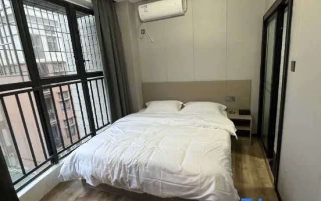 Zhongshan Baichuan Apartment