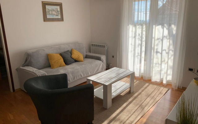 Apartment Dora