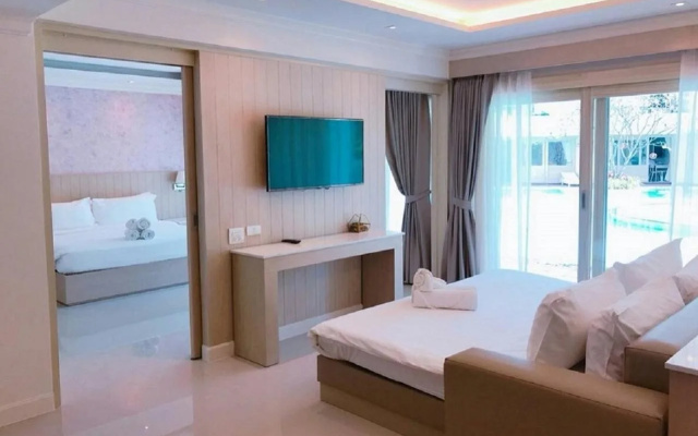 The Sea - Cret Hua Hin