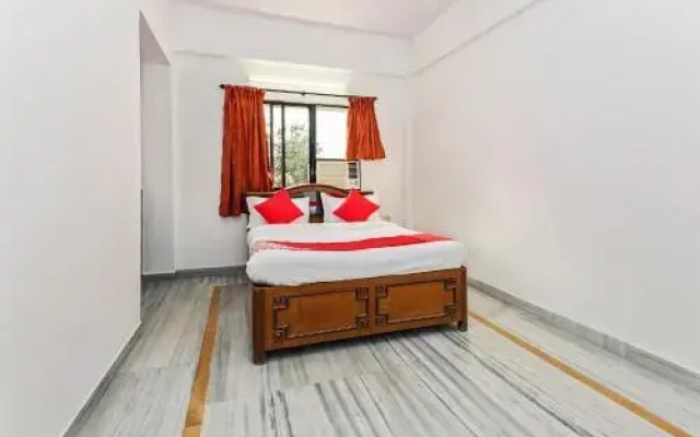 Oyo 24889 Prabhat Plaza