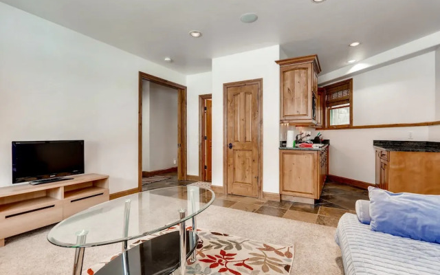 2319 Chamonix Ln Home