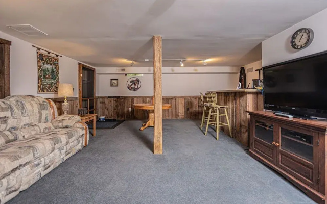 Bearbnb by Taylor Made Deep Creek