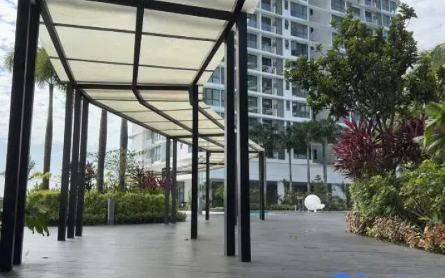 The M @ Medini Macrolink