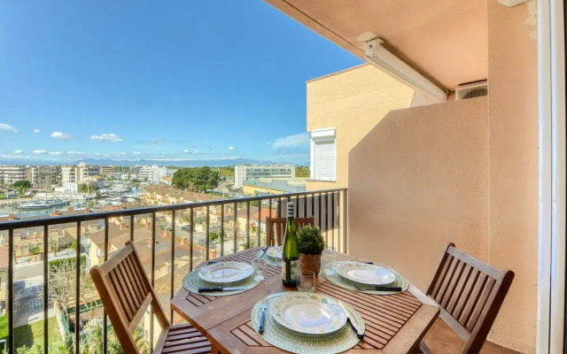 Apartment in Rosas Near Sta Margarita Beach