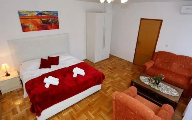 Apartments Maruna