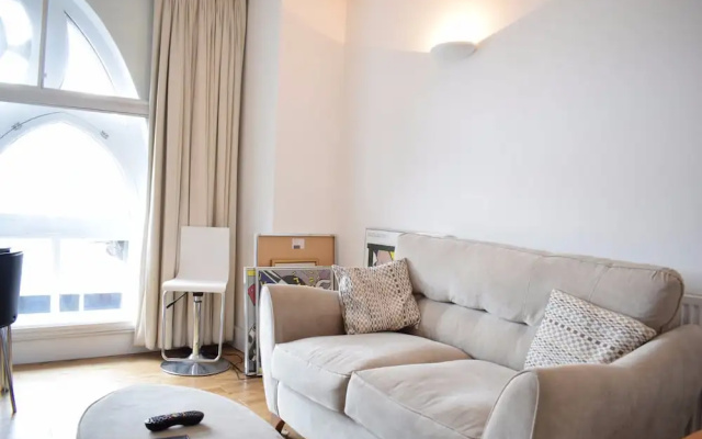 2 Bedroom Flat in Central London
