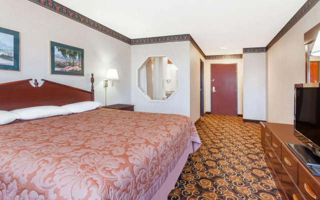 Super 8 by Wyndham Evansville North