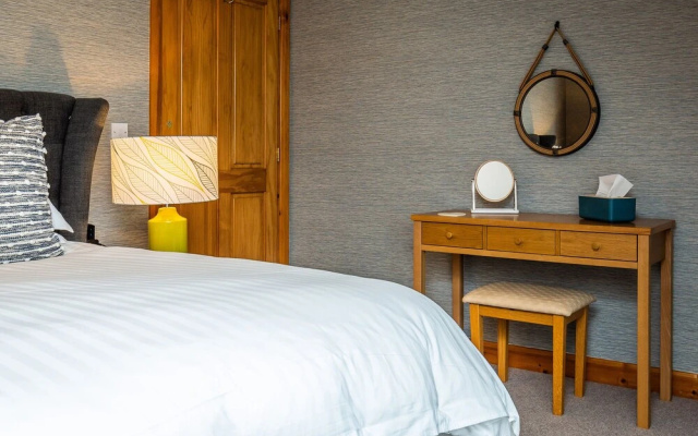 Broadleaf Lodge