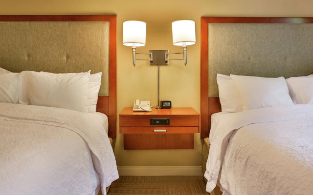 Hampton Inn Charleston - Daniel Island