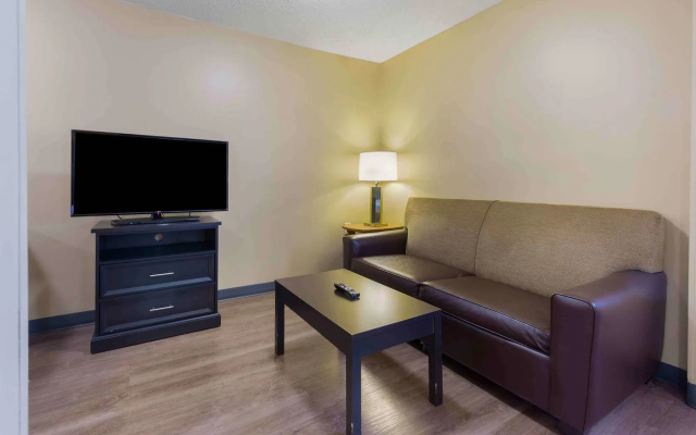 Suburban Studios Cary – RDU Airport