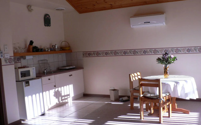 Gundalee Cottages