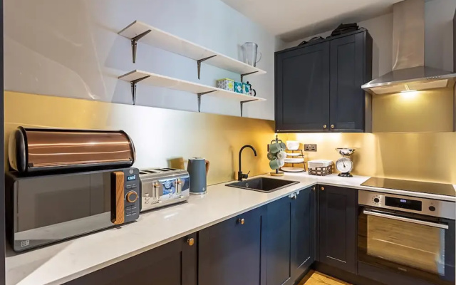 Stunning Modern Apartment in the Heart of Holborn