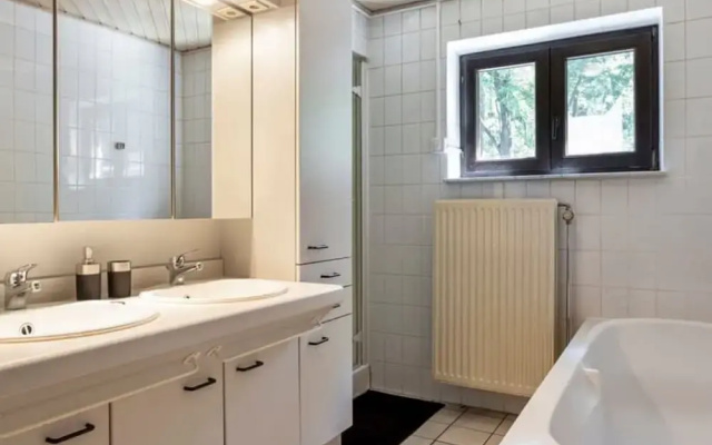 Holiday Home in the Greenery of Limburg
