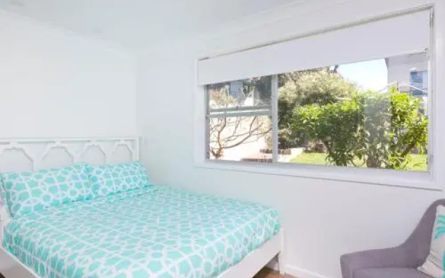 Aqua Palm with Sweeping One Mile Views