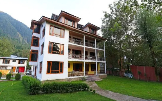 OYO 18416 Hotel Park Palace