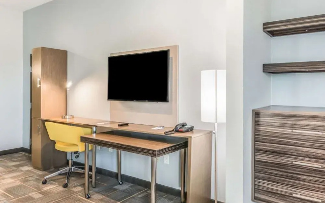 MainStay Suites