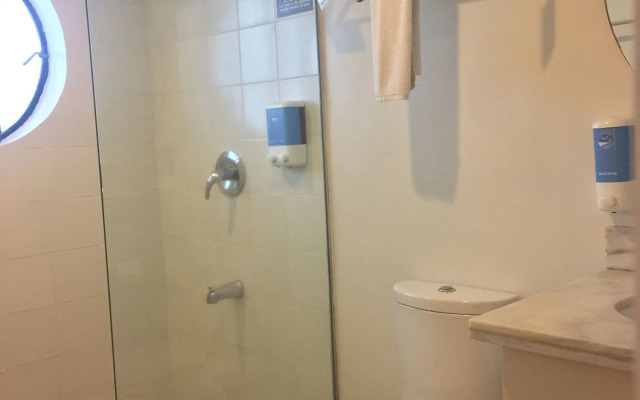 The Clipper Hotel, Makati