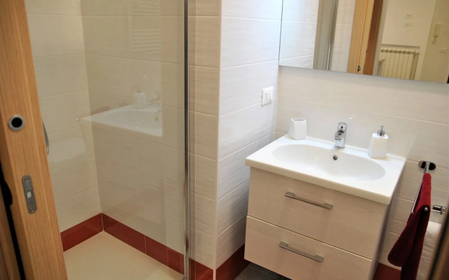 Air-conditioned Apartment With Patio, Wifi and Parking